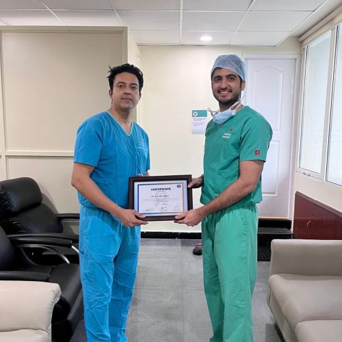 Dr. Diper Ariwala receiving a certificate